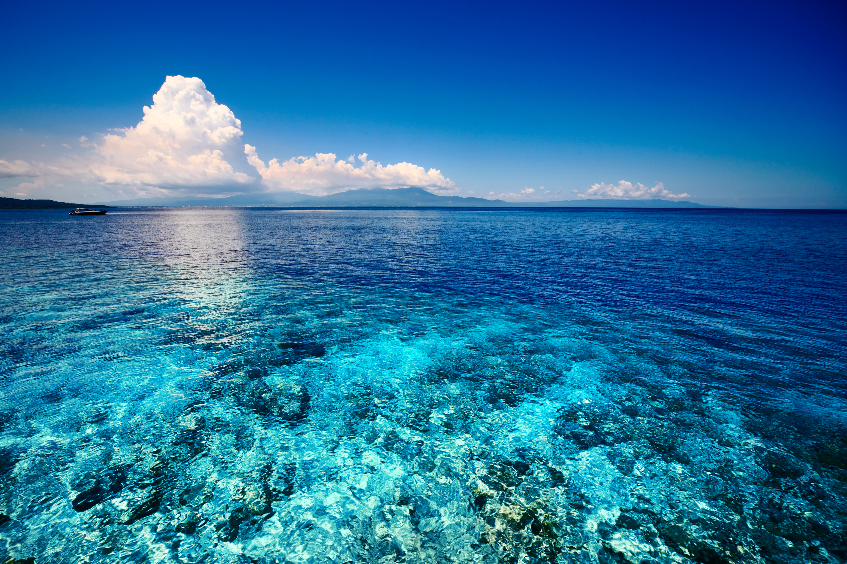 Самое голубое. Море Сулавеси. Морской заповедник Саут-Уотер-Кей,. Море. Красивое море.